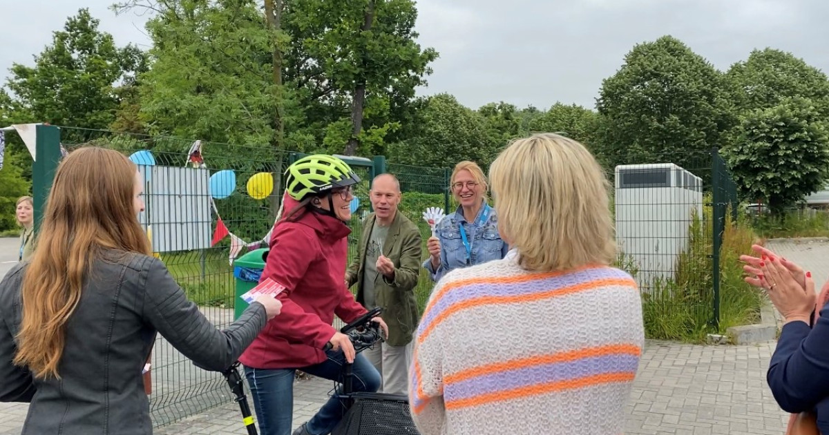 UZA onthaalt fietsers met feestcomité op Nationale Applausdag